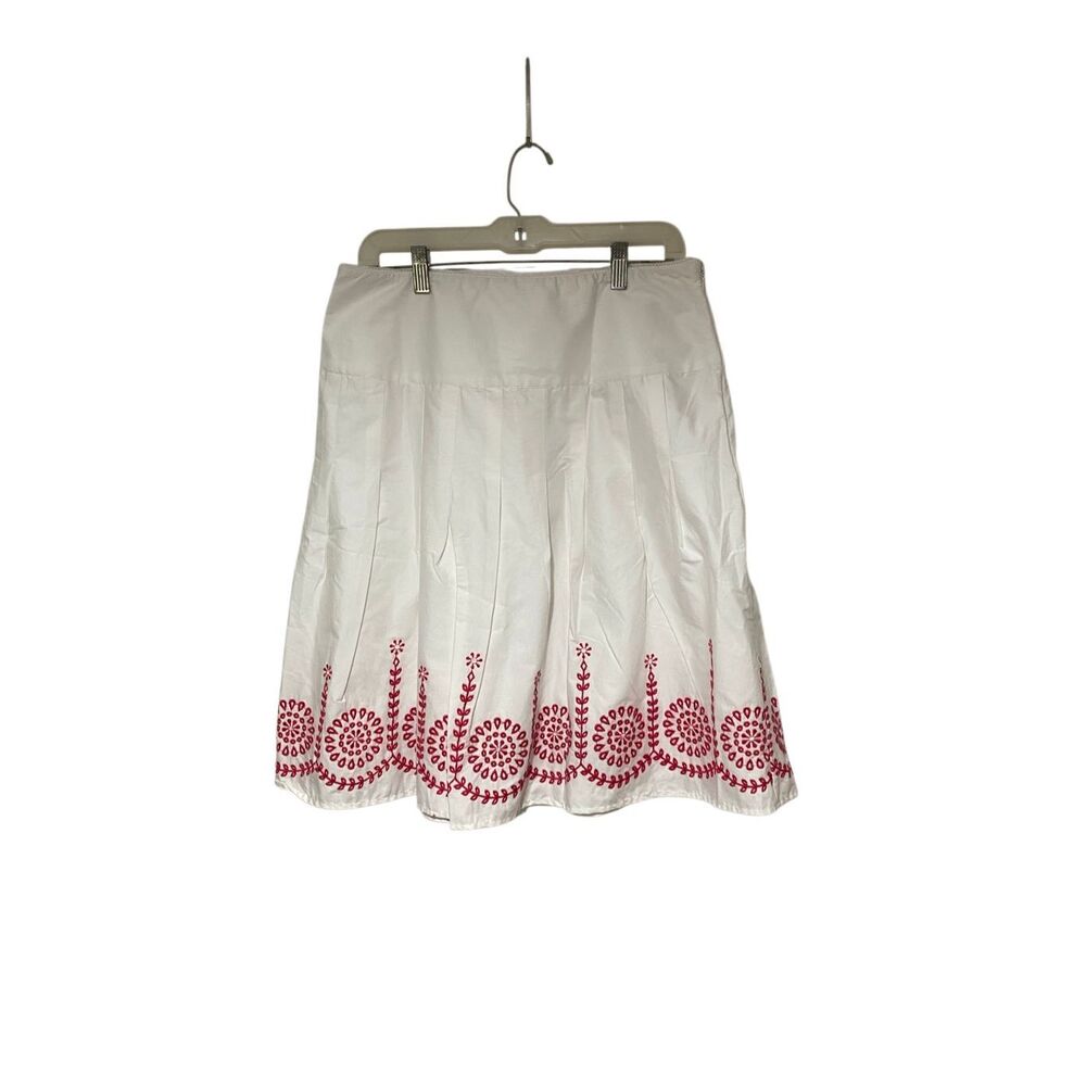 NWOT Motto cotton kneelength, embroidered red and white skirt 10